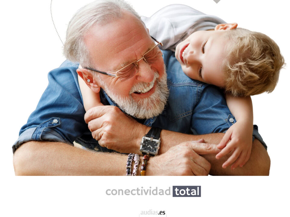 no hay conexión más fuerte que aquella que une a nietos y abuelos, escuchar para seguir conectados... #escuchaabuelo